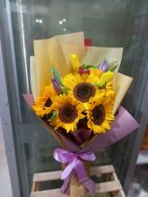 TULIPAN Y GIRASOLES